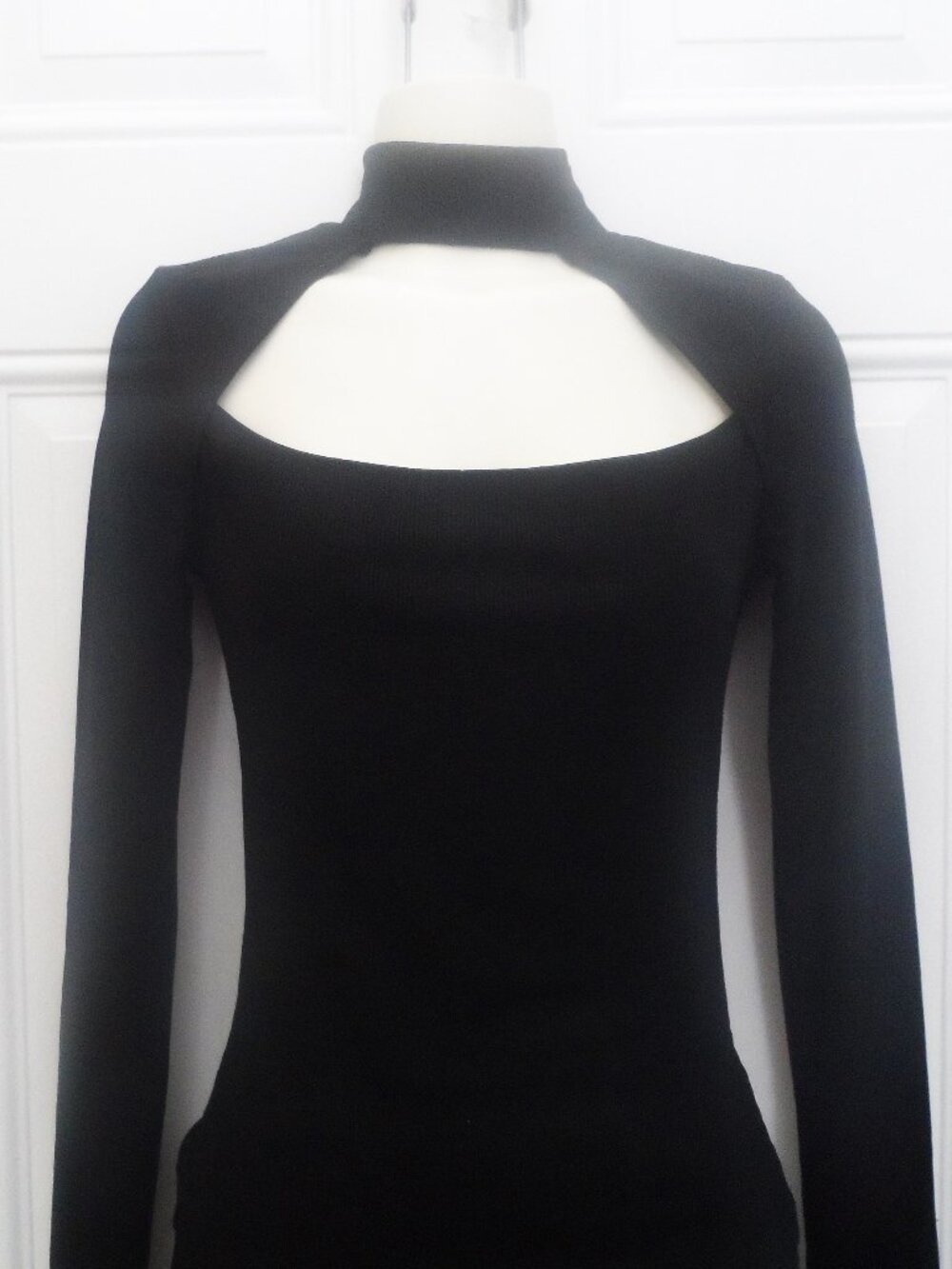 Guess- Knit Cutout Mock-Neck Top Black Size XS